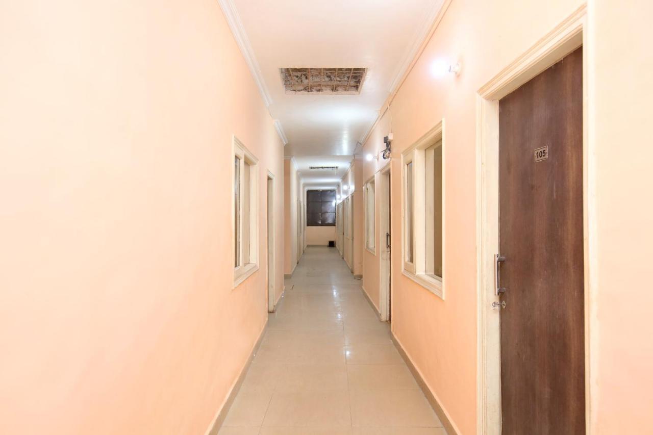 Oyo 24423 Hotel Royal Sohana Exterior photo